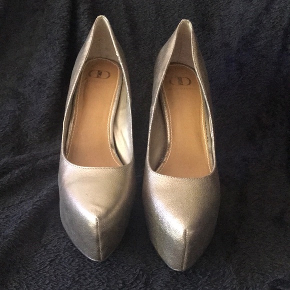 Bronze pumps - Picture 2 of 3